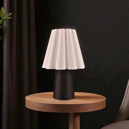 Aira – Tidlös bordslampa med mjuk och varm ljusspridning